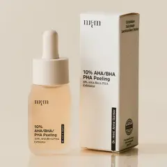 Ein Fläschchen mit AHA/BHA/PHA Peeling und die passende Verpackung.