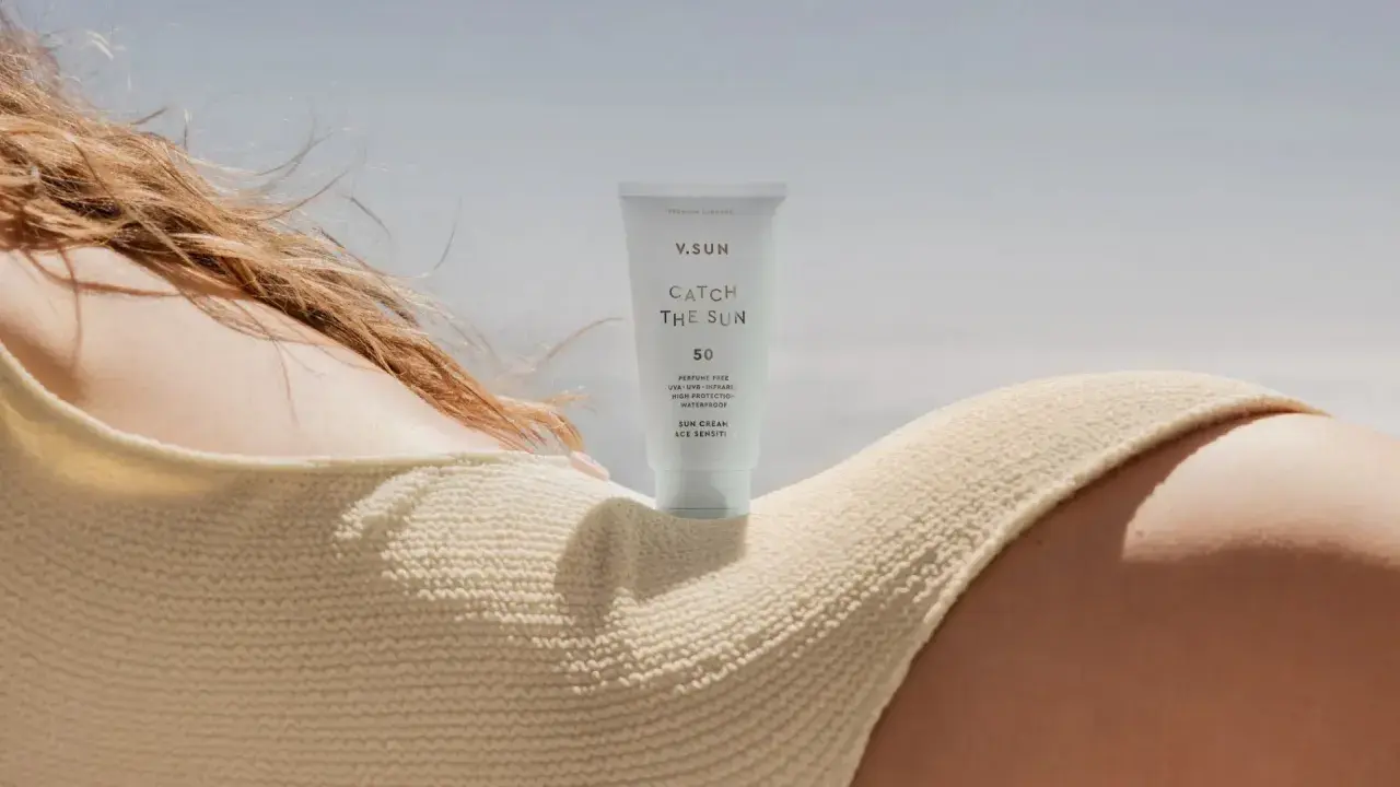 Sonnencreme mit LSF 50, die Octocrylen enthält, schützt die Haut vor der Sonne.