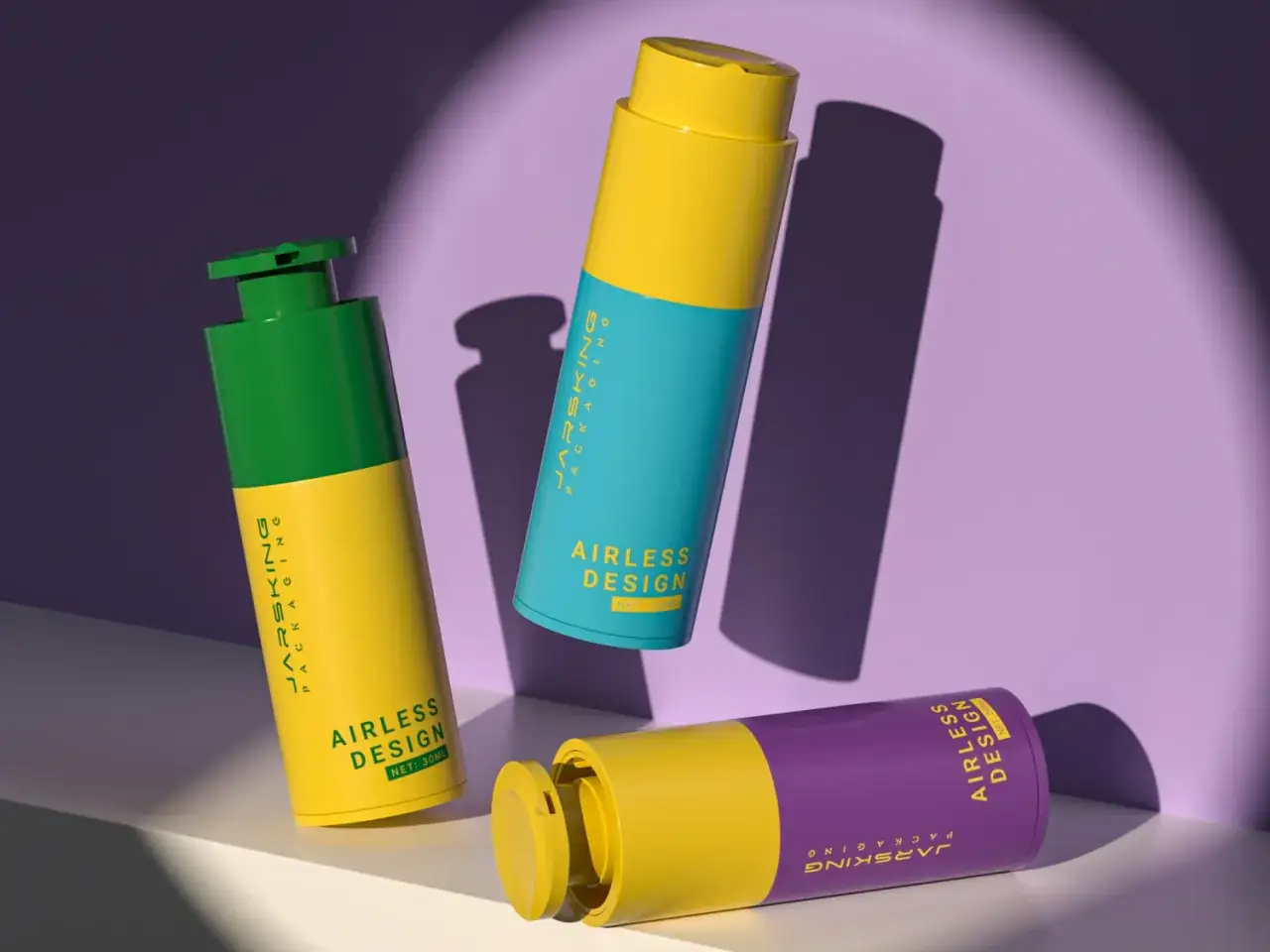 Drei bunte Airless-Spender f&uuml;r Kosmetik ohne Konservierungsstoffe. Ein gelb-gr&uuml;ner, ein gelb-t&uuml;rkiser und ein gelb-violetter Spender schweben vor lila Hintergrund.